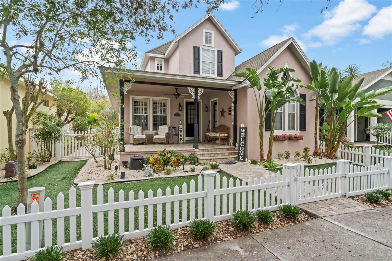 Single Family Residence in NEW PORT RICHEY, FL - Daniel Dourado