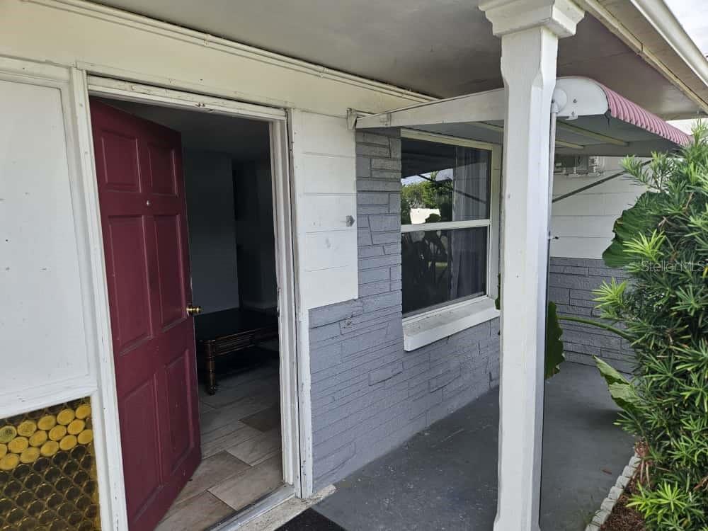 Single Family Residence in NEW PORT RICHEY, FL - Daniel Dourado