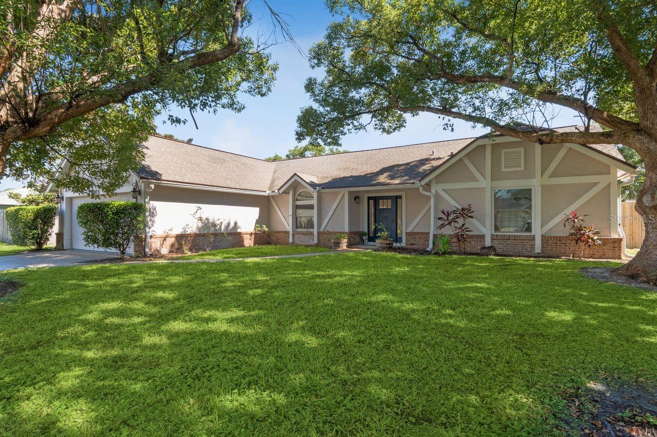 Single Family Residence em OVIEDO, FL - Daniel Dourado