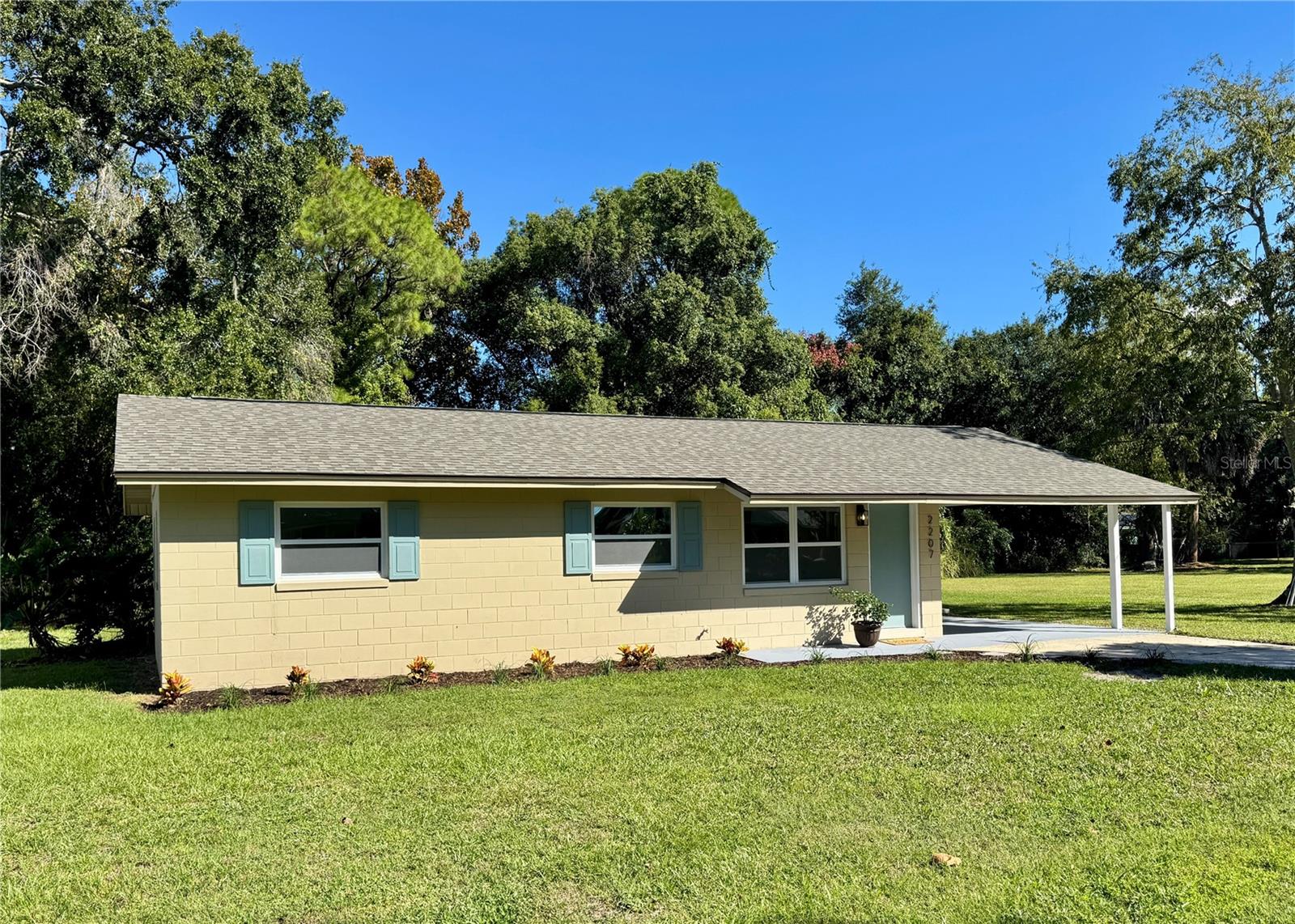 Single Family Residence em EUSTIS, FL - Daniel Dourado