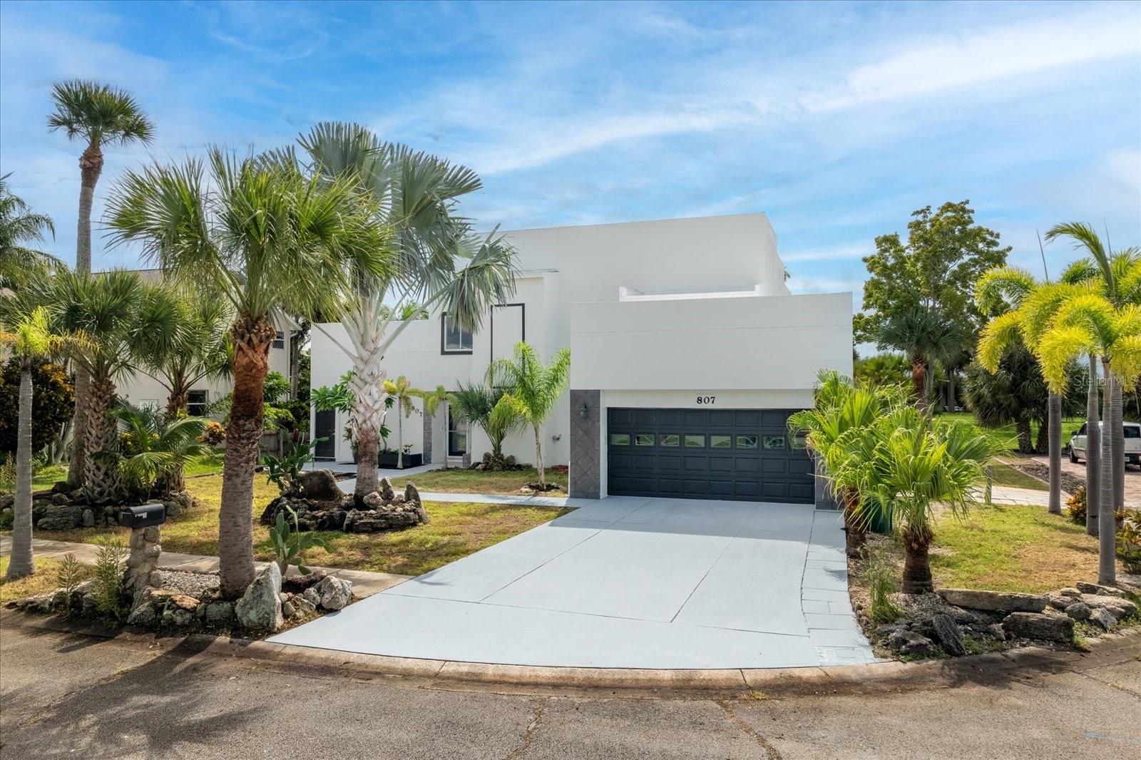 Single Family Residence em CAPE CANAVERAL, FL - Daniel Dourado