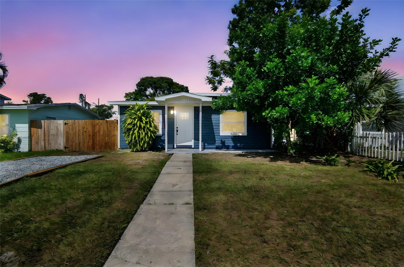 Single Family Residence em ST PETERSBURG, FL - Daniel Dourado