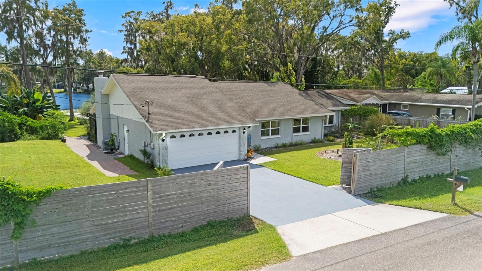 Single Family Residence em LAND O LAKES, FL - Daniel Dourado