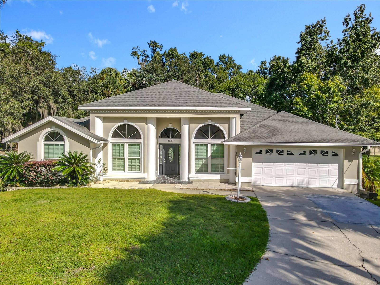 Single Family Residence in DELAND, FL - Daniel Dourado