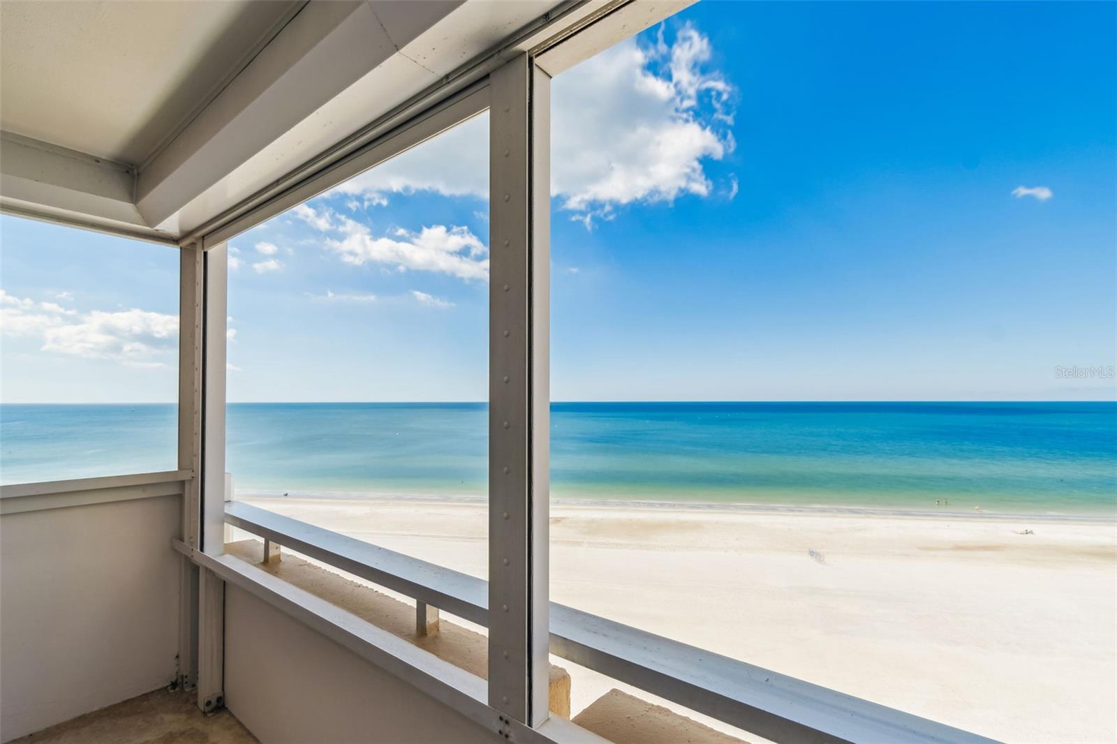 Condominium em REDINGTON SHORES, FL - Daniel Dourado