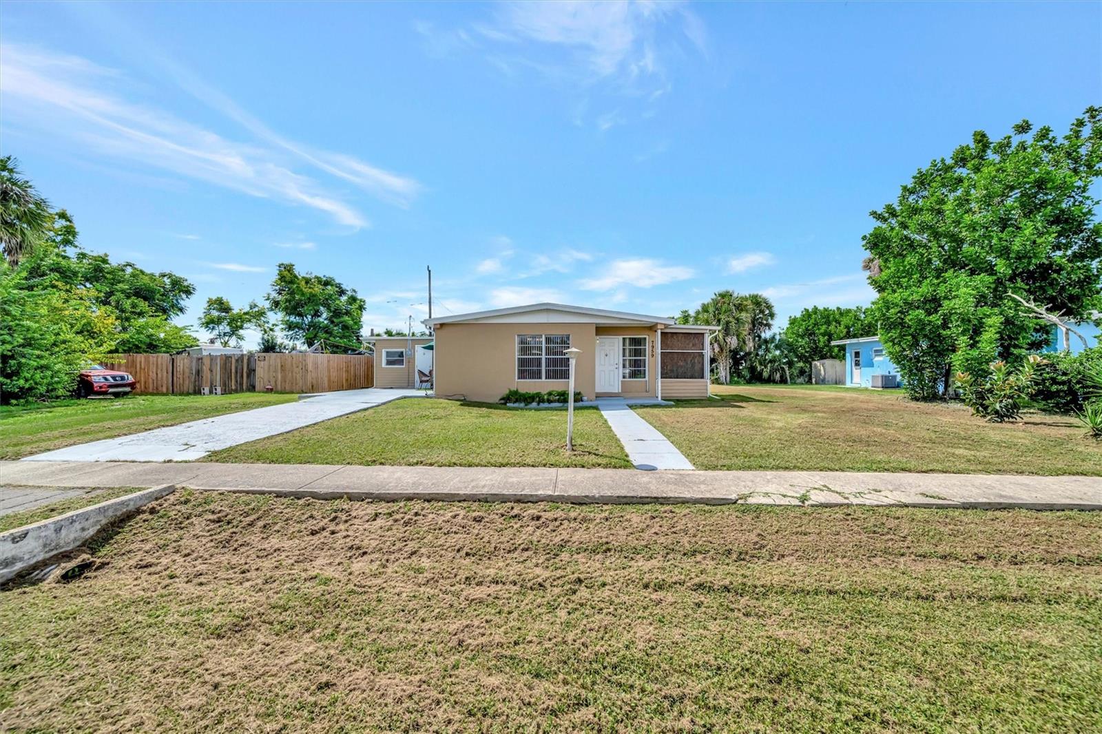 Single Family Residence in NORTH PORT, FL - Daniel Dourado