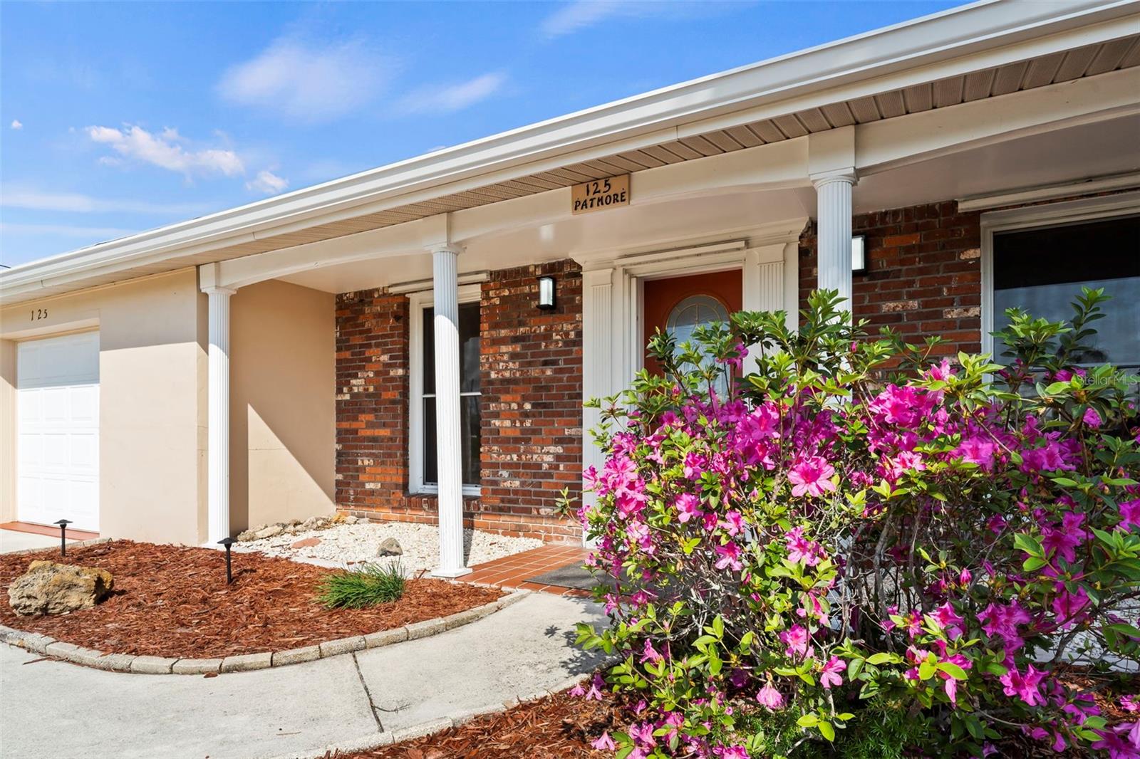 Single Family Residence em PORT CHARLOTTE, FL - Daniel Dourado