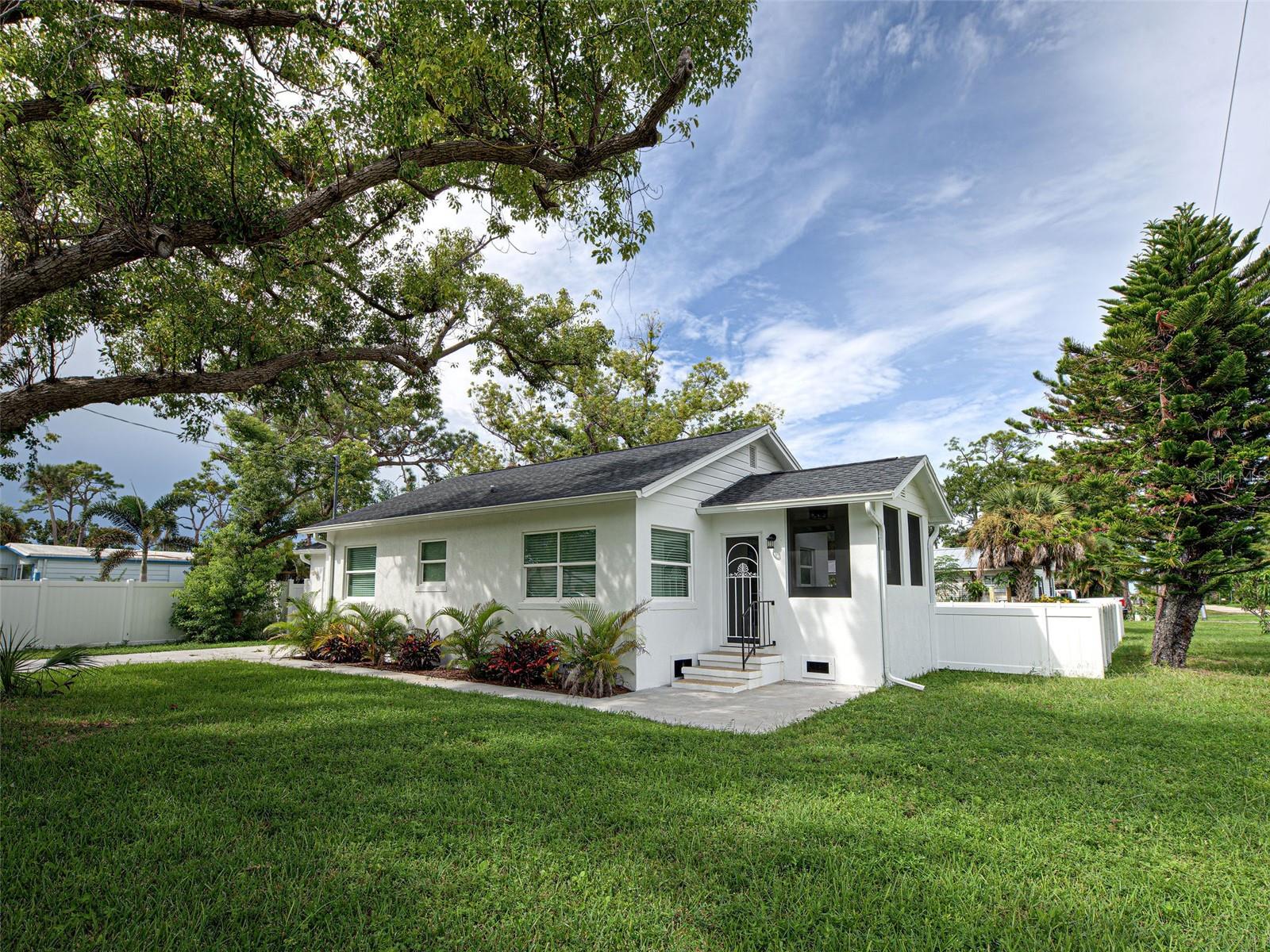 Single Family Residence em ENGLEWOOD, FL - Daniel Dourado