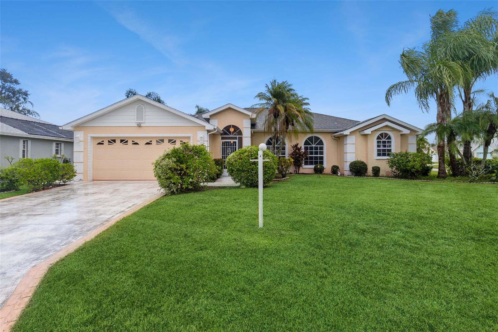 Single Family Residence em PORT ST LUCIE, FL - Daniel Dourado