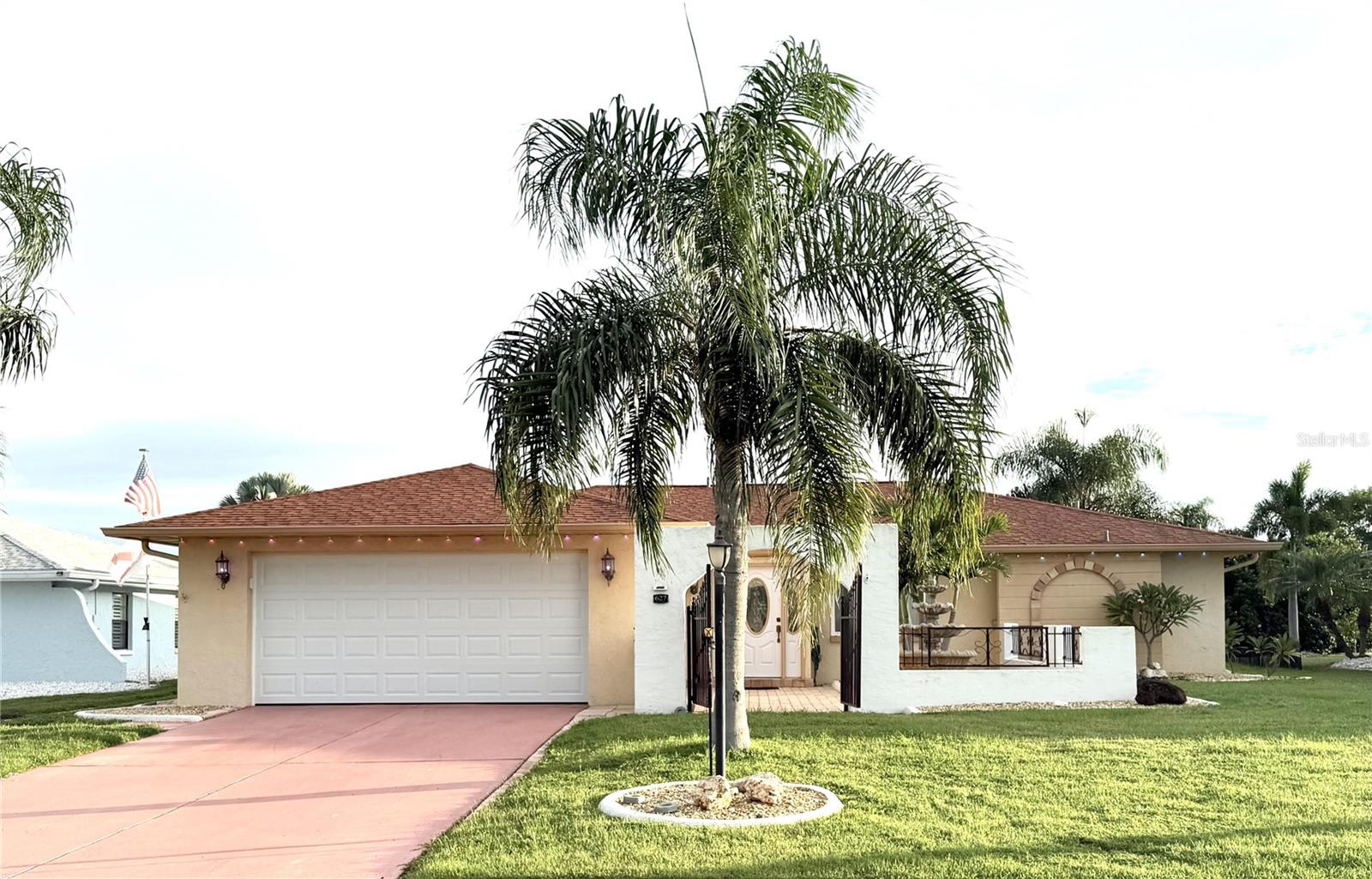 Single Family Residence em SUN CITY CENTER, FL - Daniel Dourado