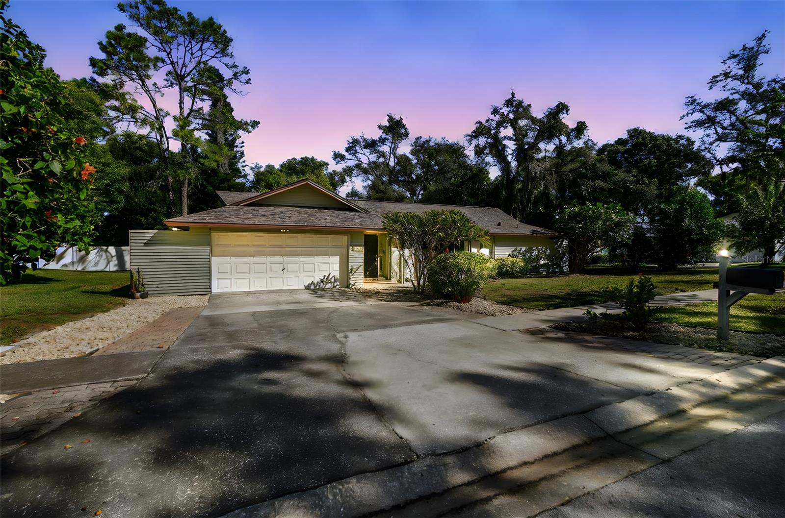 Single Family Residence in PALM HARBOR, FL - Daniel Dourado
