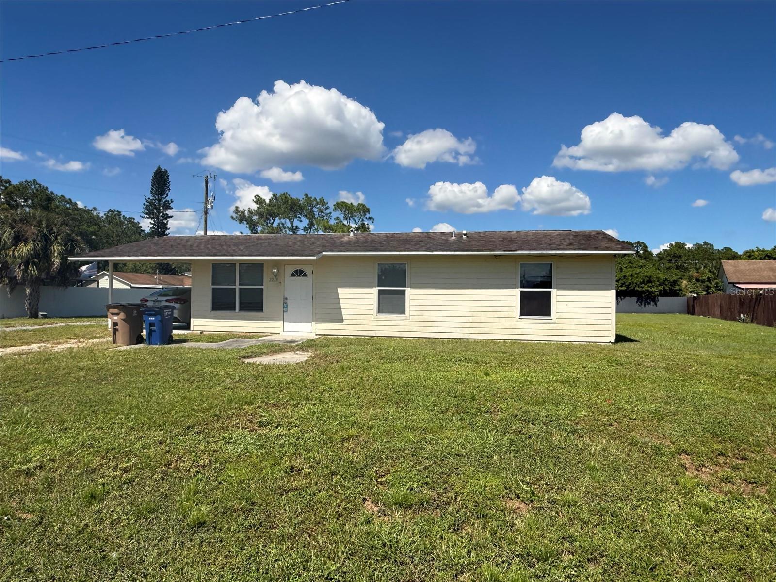 Single Family Residence in LEHIGH ACRES, FL - Daniel Dourado
