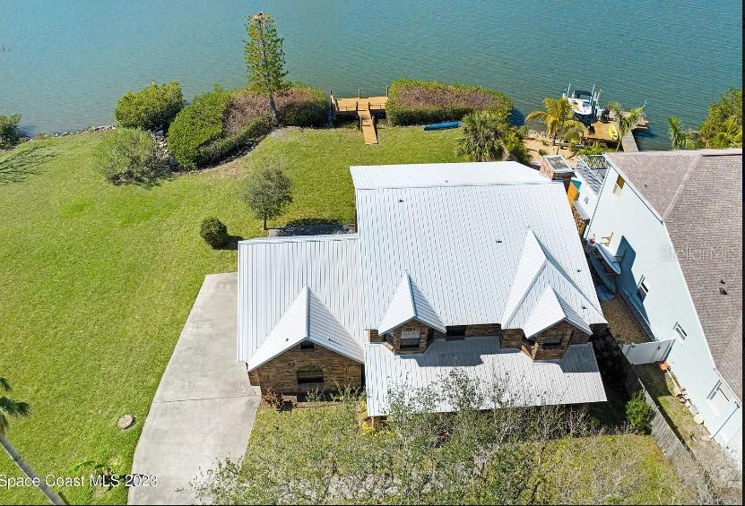 Single Family Residence in COCOA BEACH, FL - Daniel Dourado