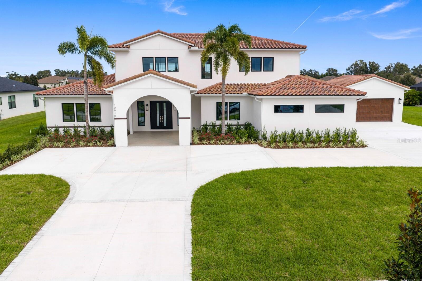 Single Family Residence in LITHIA, FL - Daniel Dourado