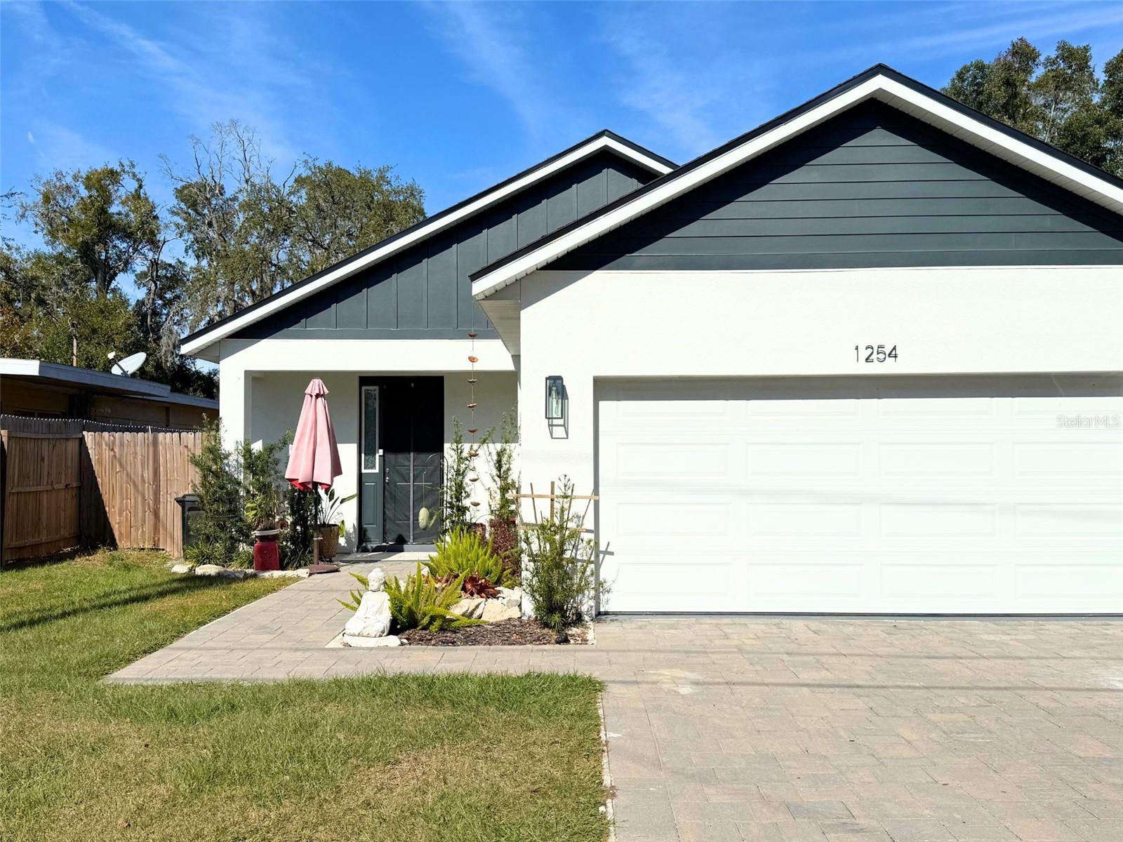 Single Family Residence in ALTAMONTE SPRINGS, FL - Daniel Dourado