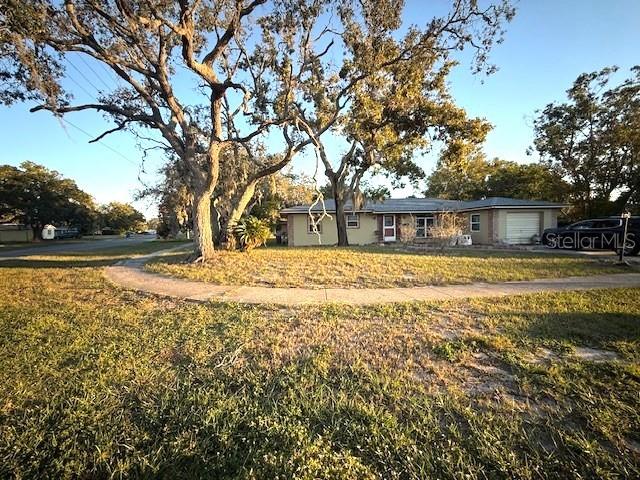 Single Family Residence em SPRING HILL, FL - Daniel Dourado