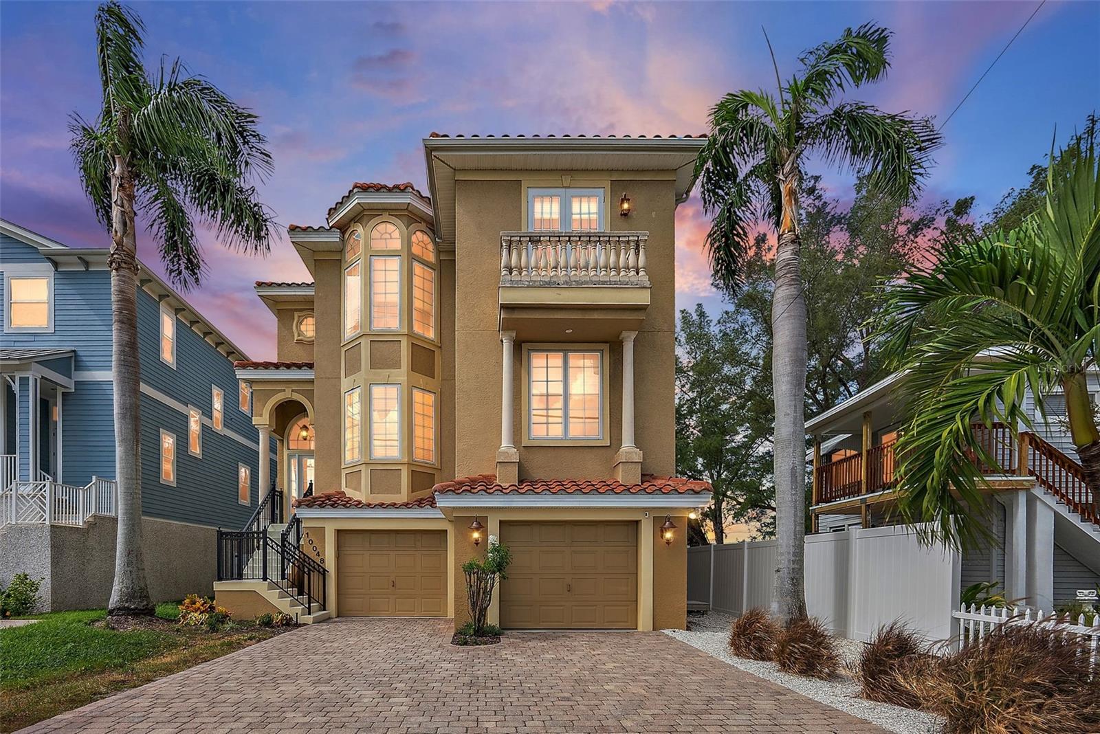 Single Family Residence em TREASURE ISLAND, FL - Daniel Dourado