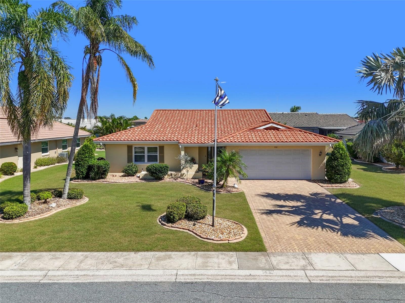 Single Family Residence em SUN CITY CENTER, FL - Daniel Dourado