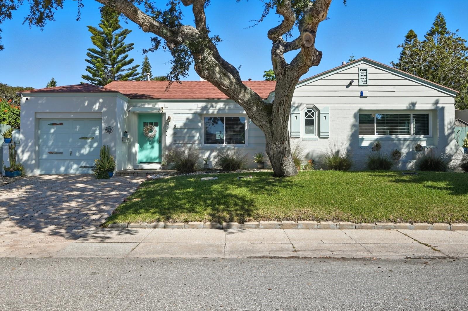 Single Family Residence in DAYTONA BEACH, FL - Daniel Dourado