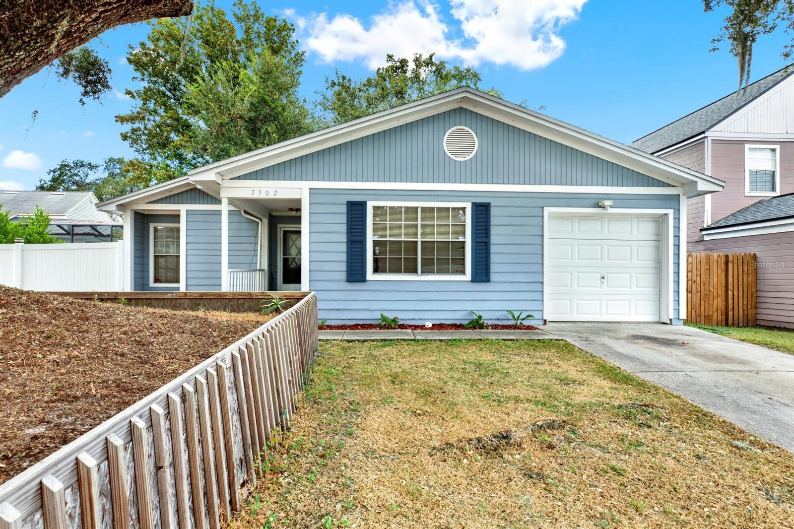 Single Family Residence in TEMPLE TERRACE, FL - Daniel Dourado