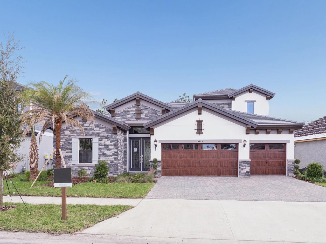 Single Family Residence em ZEPHYRHILLS, FL - Daniel Dourado