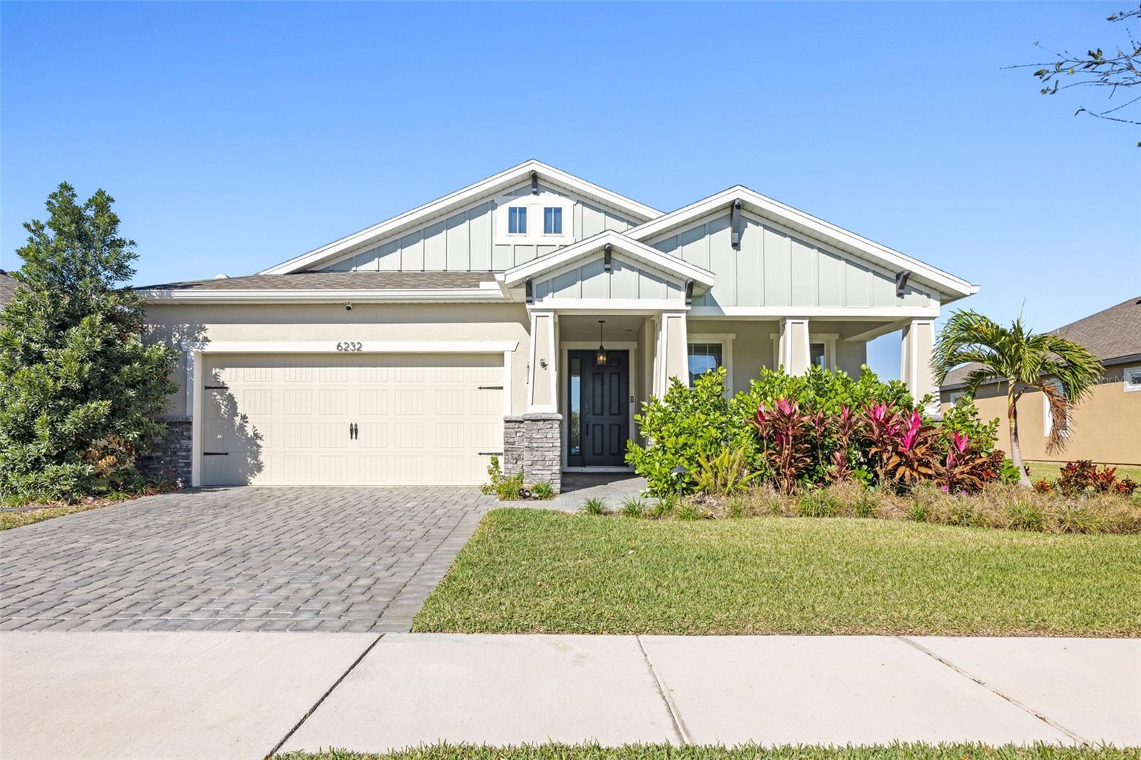 Single Family Residence in APOLLO BEACH, FL - Daniel Dourado
