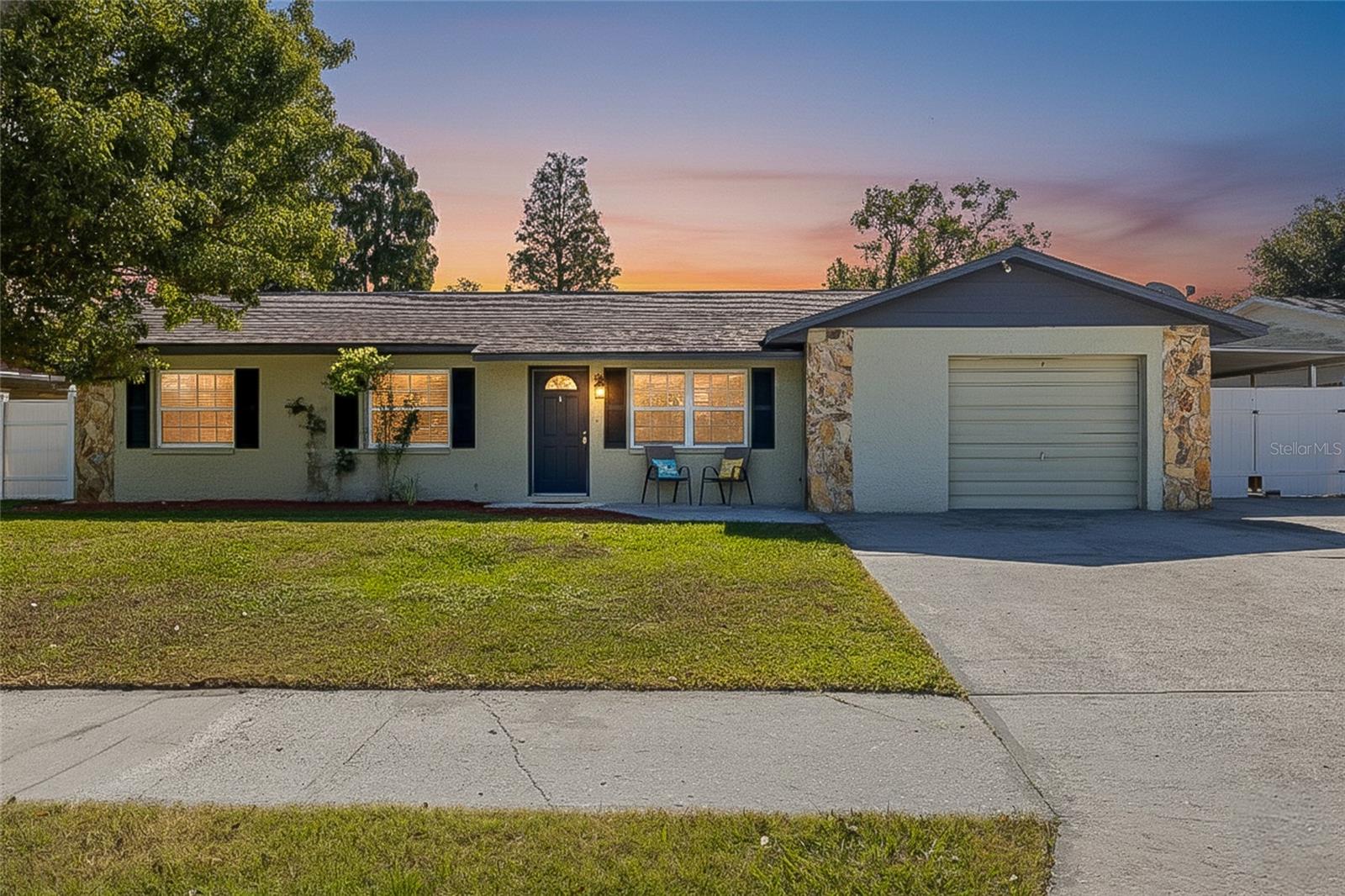 Single Family Residence em SEFFNER, FL - Daniel Dourado