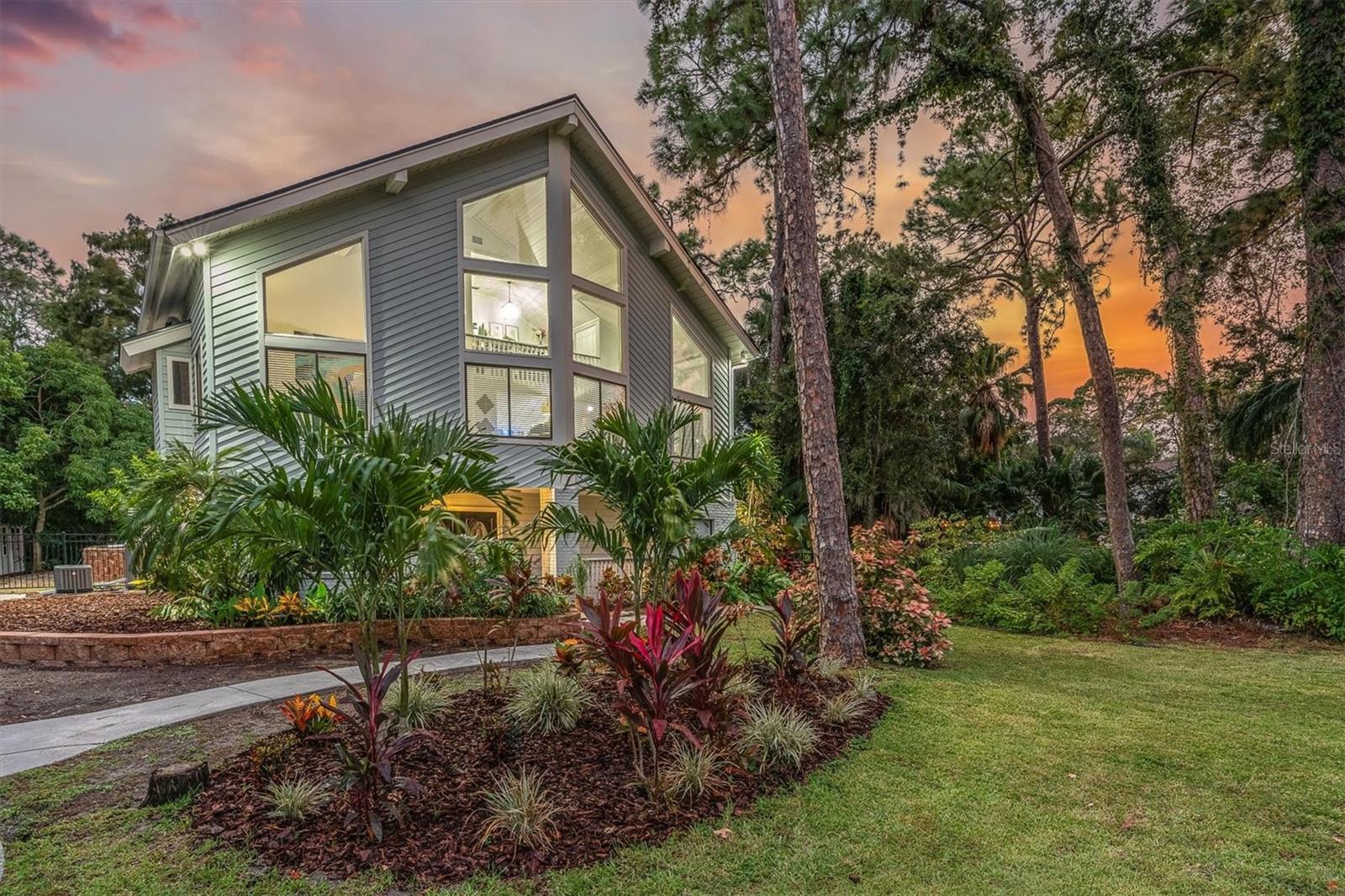 Single Family Residence em SEMINOLE, FL - Daniel Dourado