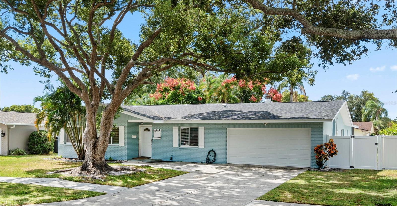 Single Family Residence in CLEARWATER, FL - Daniel Dourado