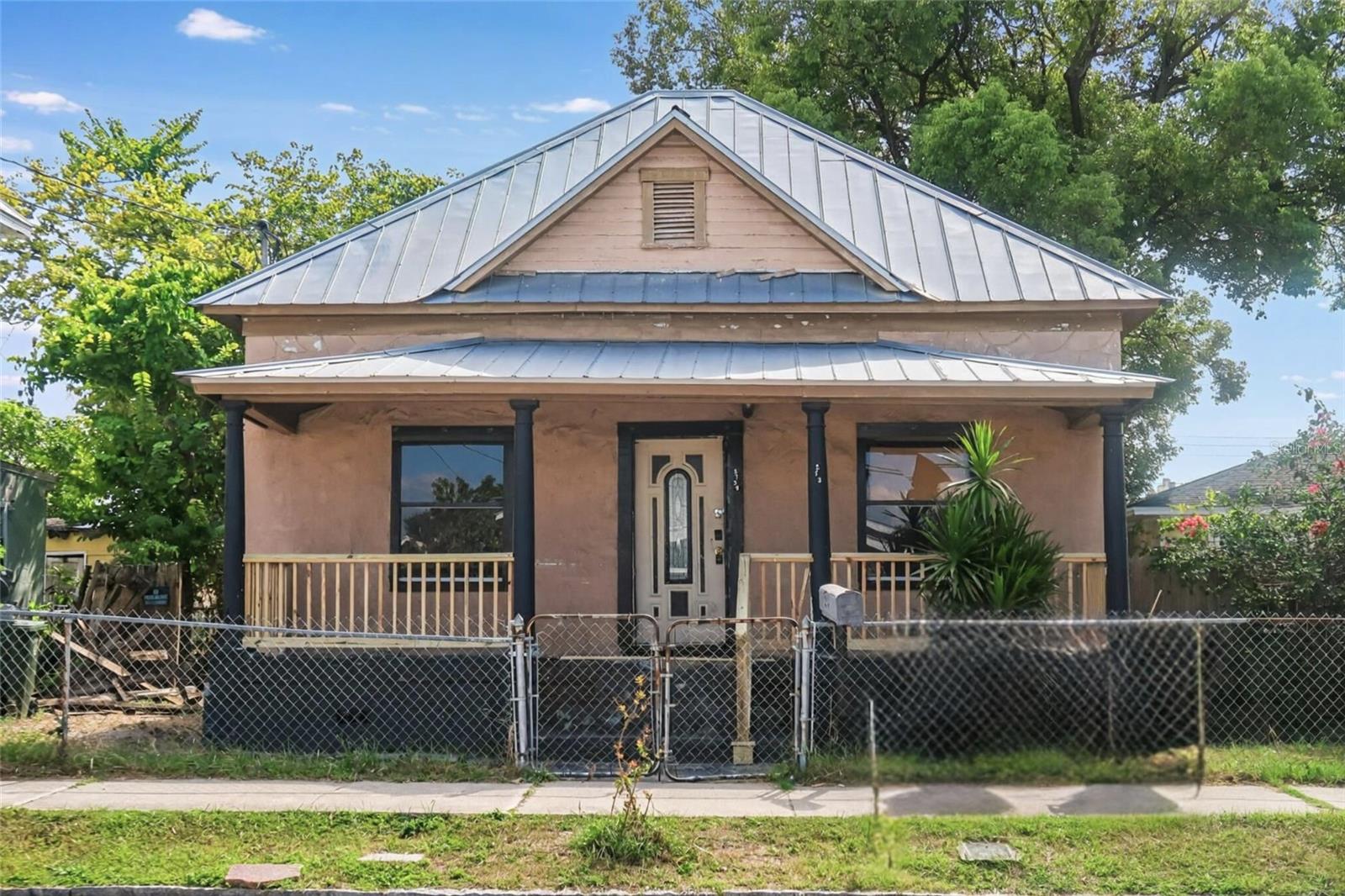 Single Family Residence in TAMPA, FL - Daniel Dourado