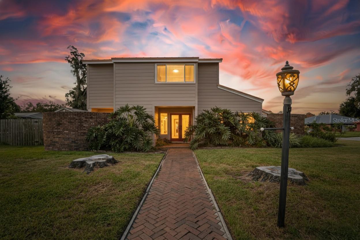 Single Family Residence in PLANT CITY, FL - Daniel Dourado