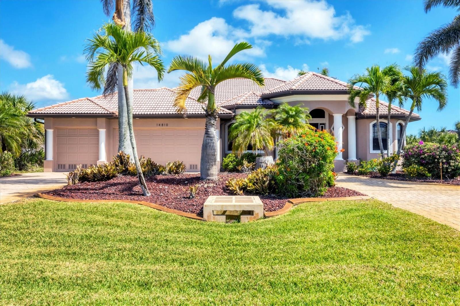 Single Family Residence em PORT CHARLOTTE, FL - Daniel Dourado