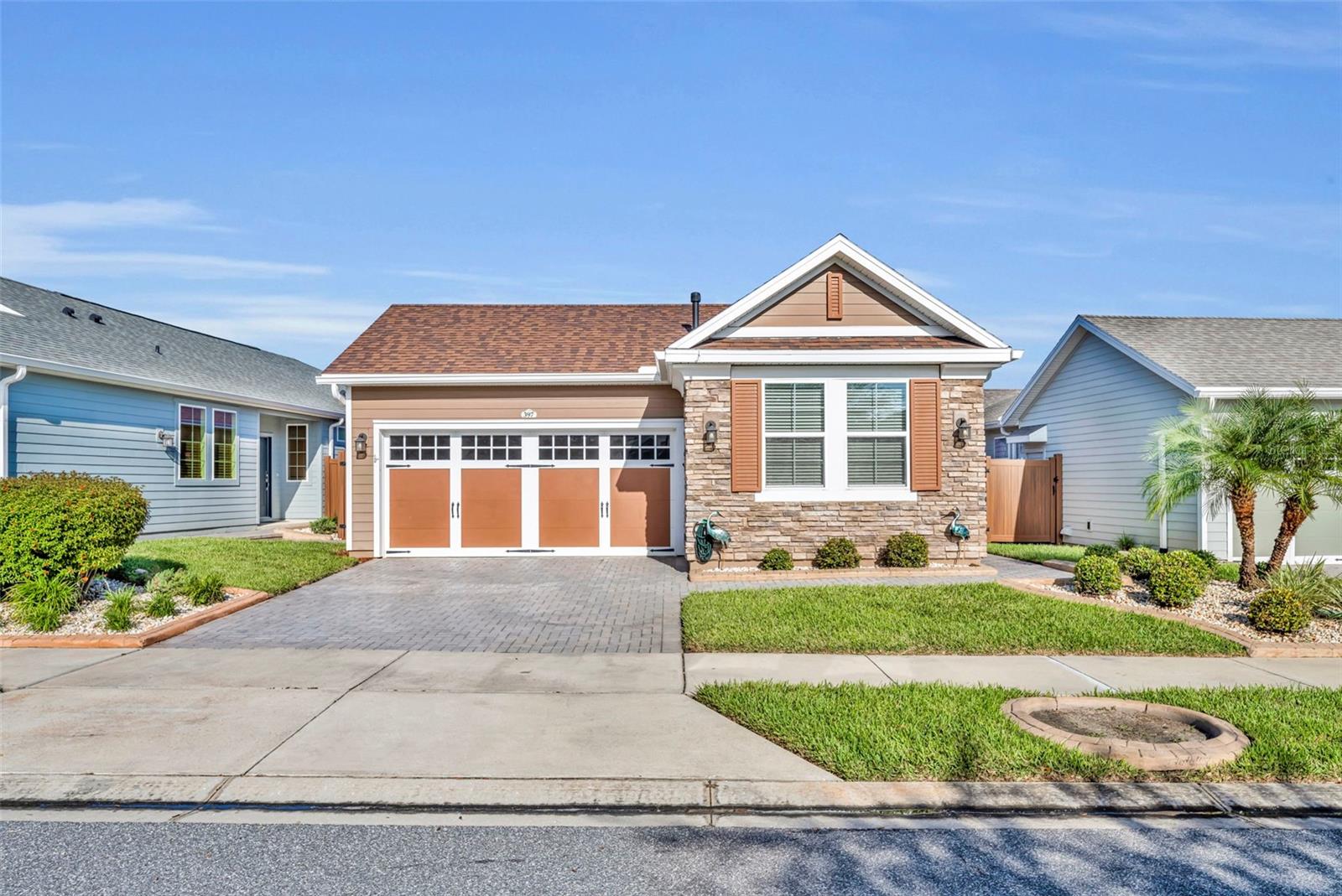 Single Family Residence in GROVELAND, FL - Daniel Dourado