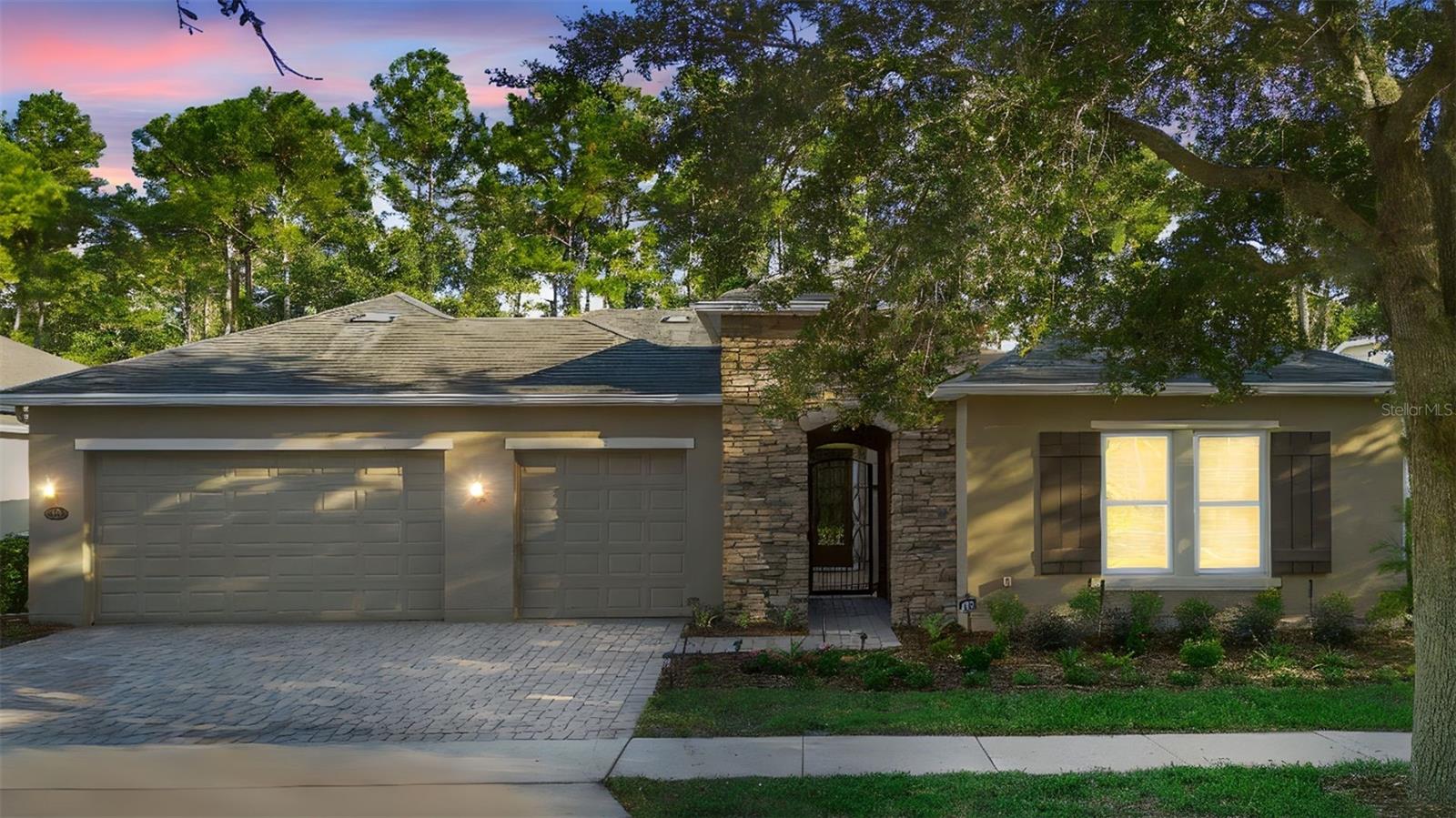 Single Family Residence in DELAND, FL - Daniel Dourado