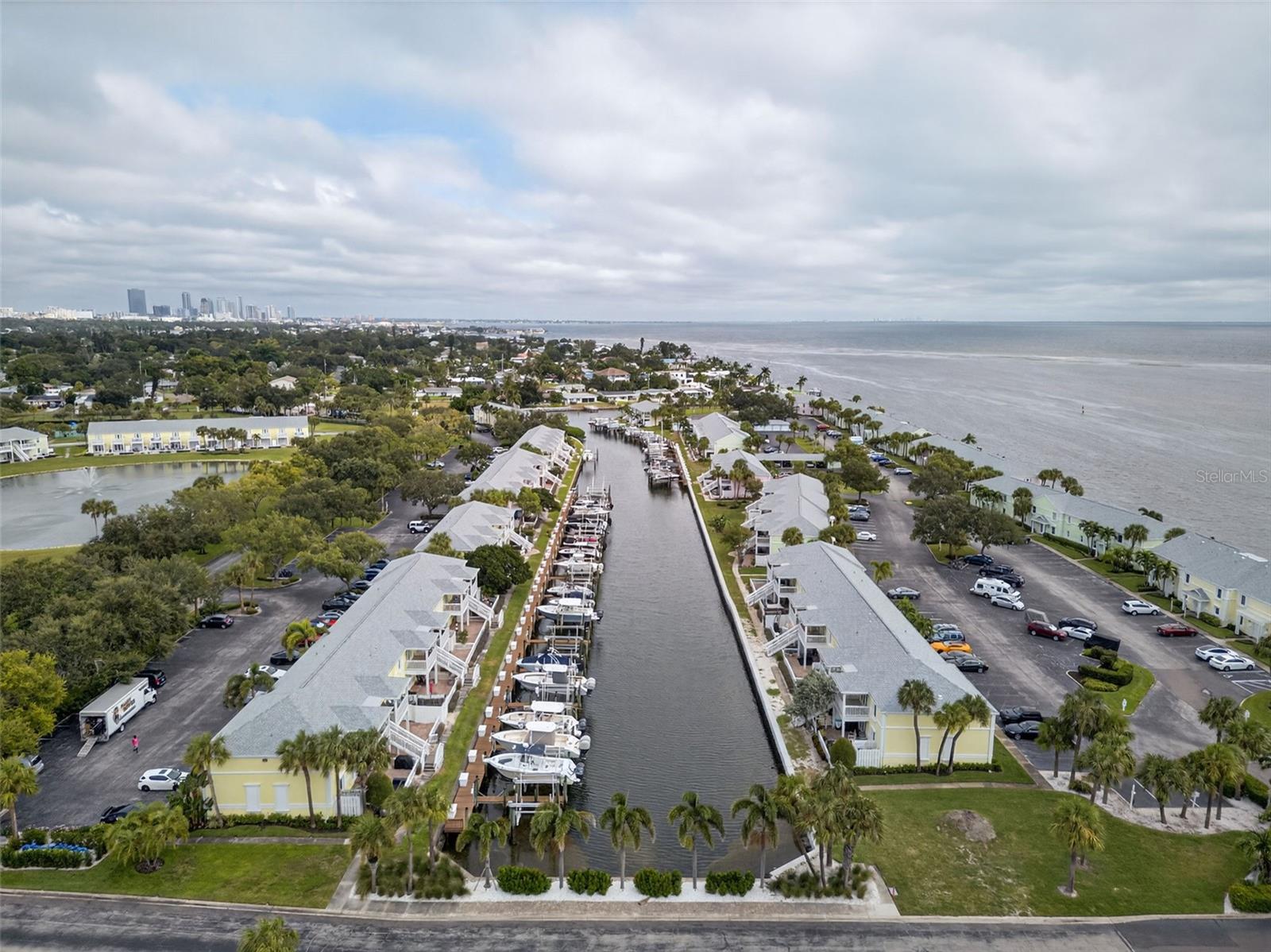 Condominium em ST PETERSBURG, FL - Daniel Dourado