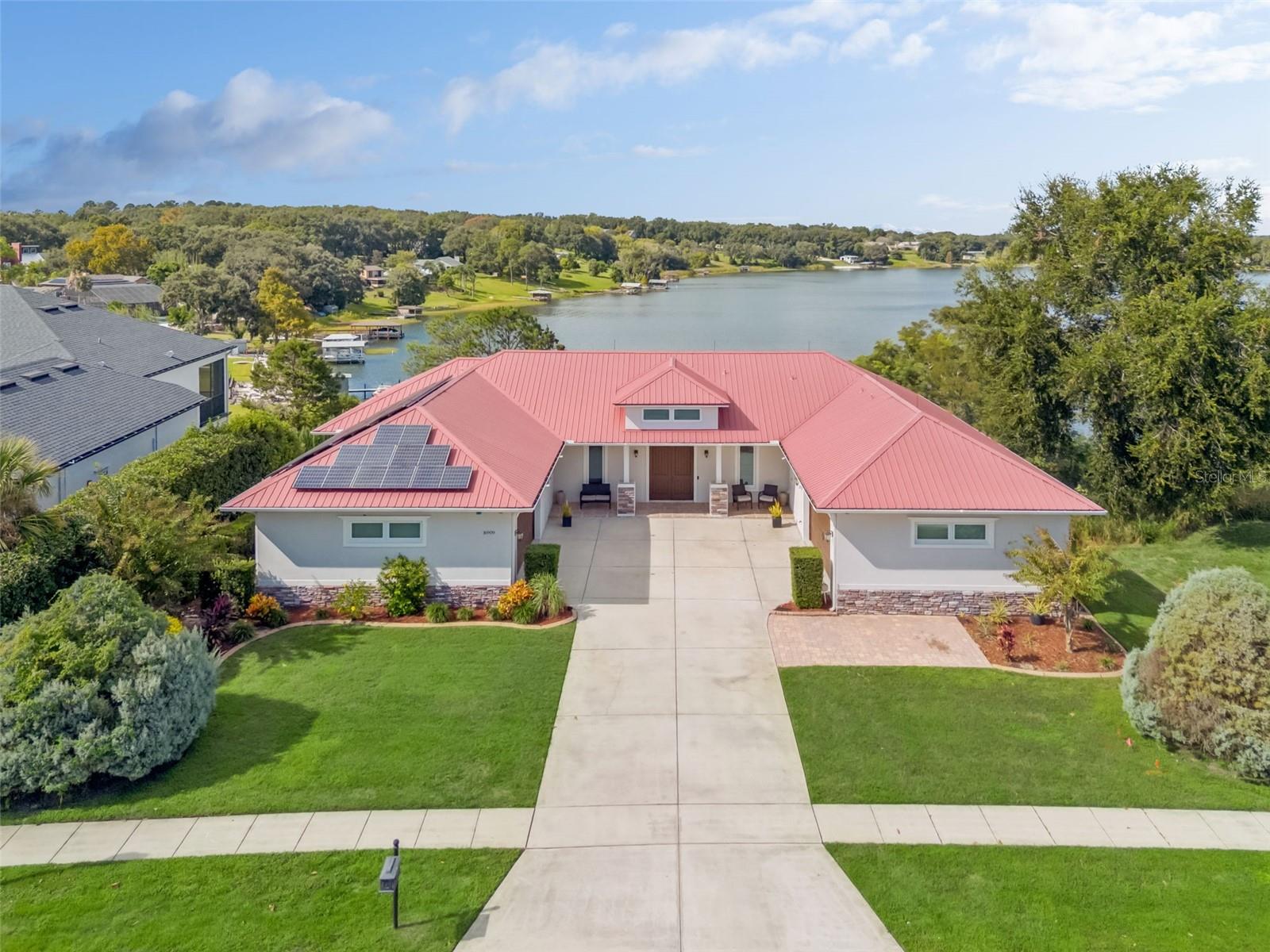 Single Family Residence in MONTVERDE, FL - Daniel Dourado