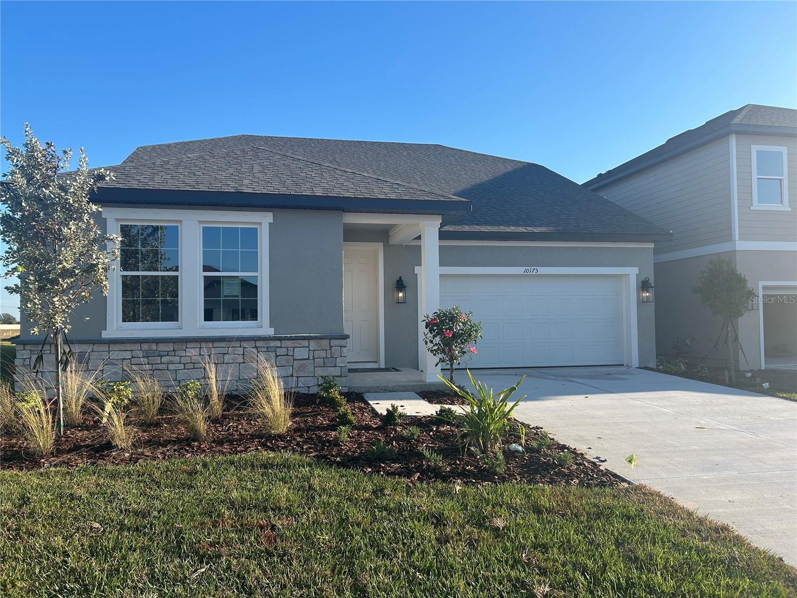 Single Family Residence in PARRISH, FL - Daniel Dourado