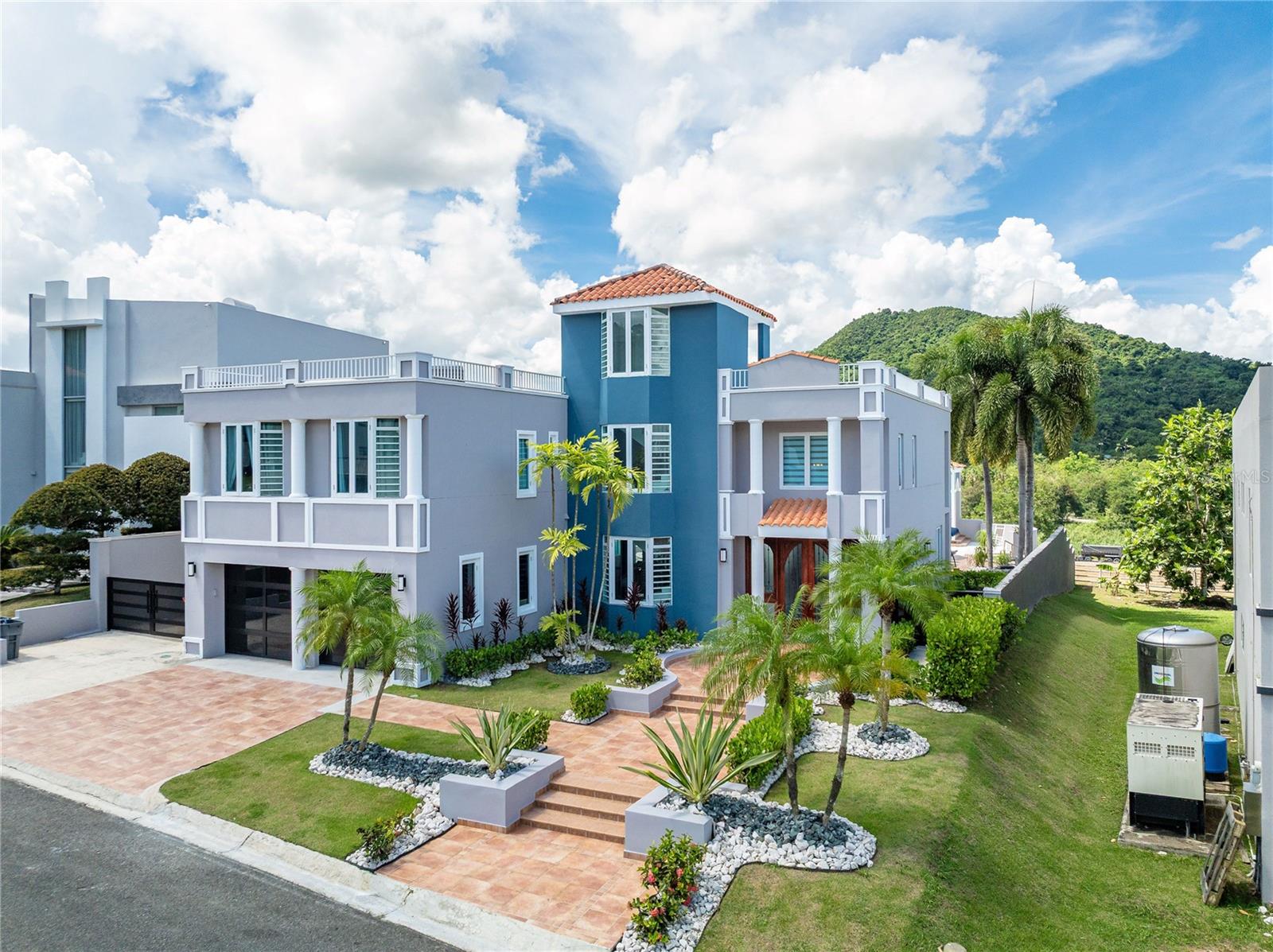 Single Family Residence in CAGUAS, PR - Daniel Dourado
