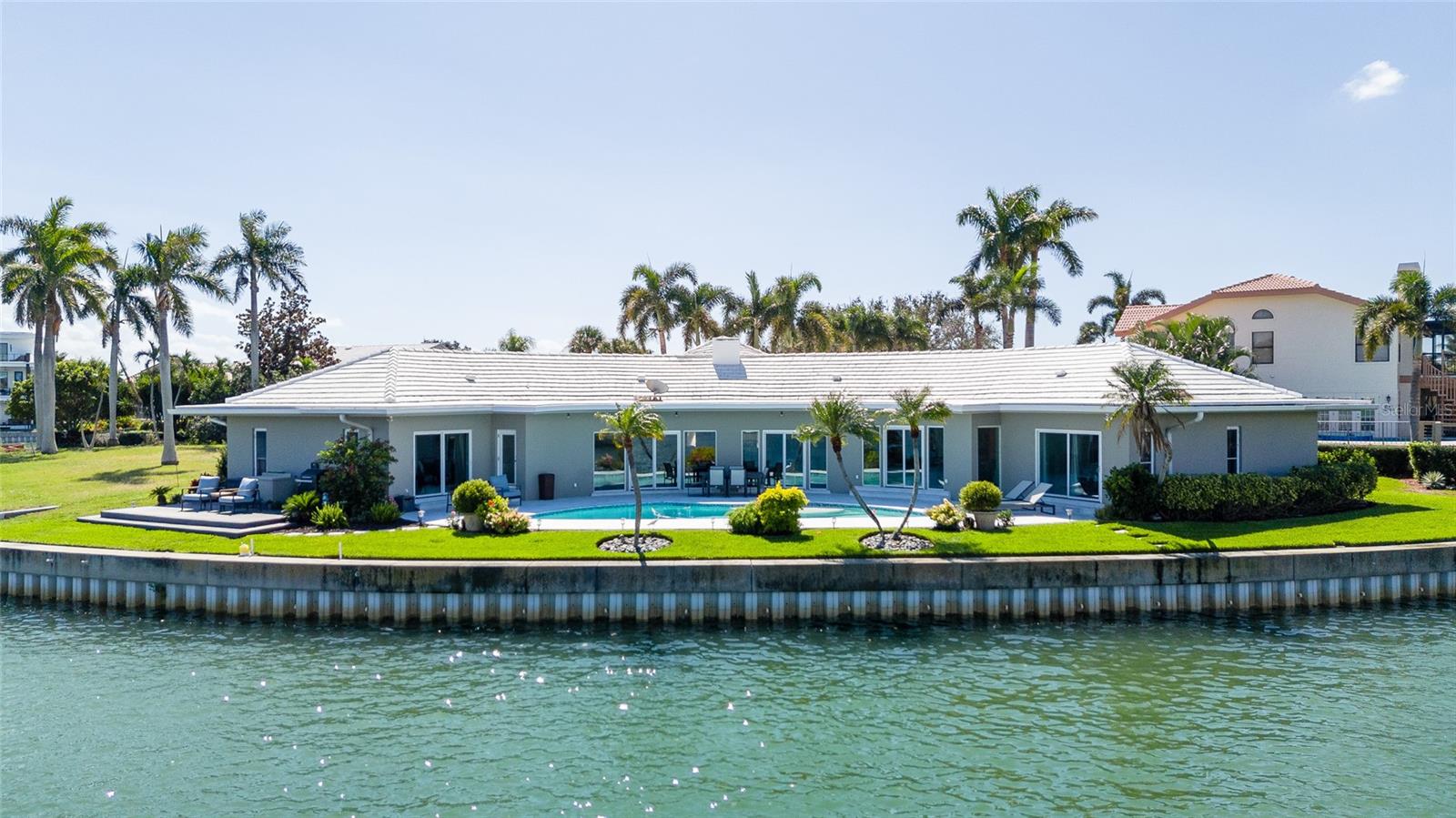 Single Family Residence em ST PETERSBURG, FL - Daniel Dourado