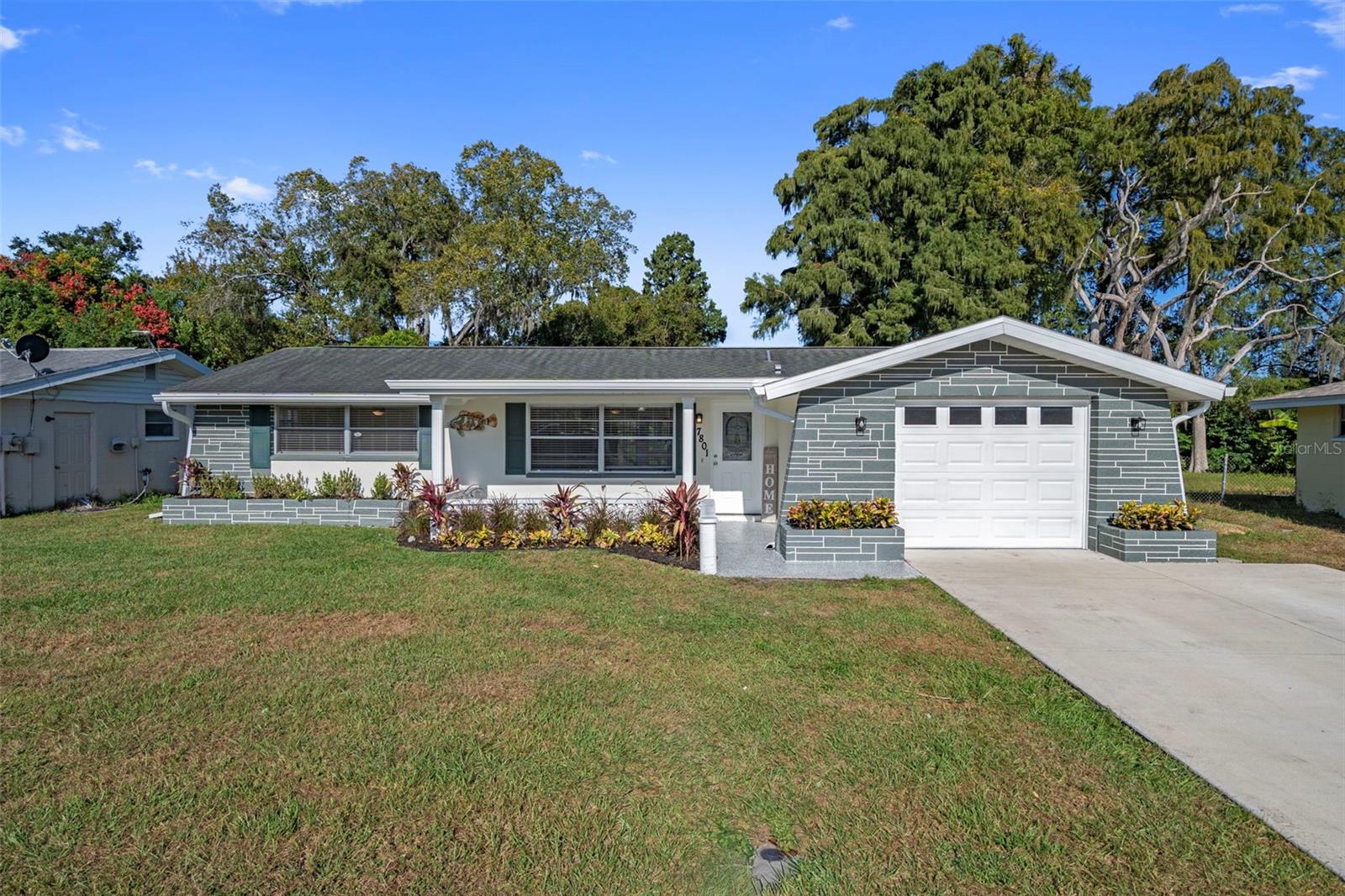 Single Family Residence em NEW PORT RICHEY, FL - Daniel Dourado