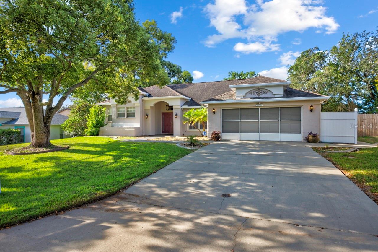 Single Family Residence em SPRING HILL, FL - Daniel Dourado