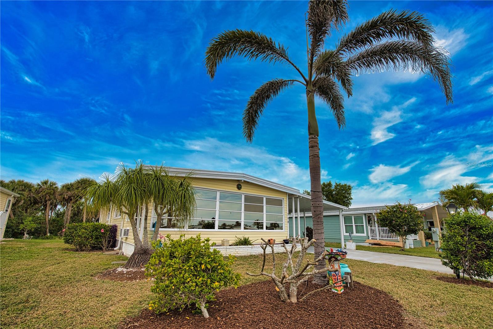 Manufactured Home in NORTH PORT, FL - Daniel Dourado