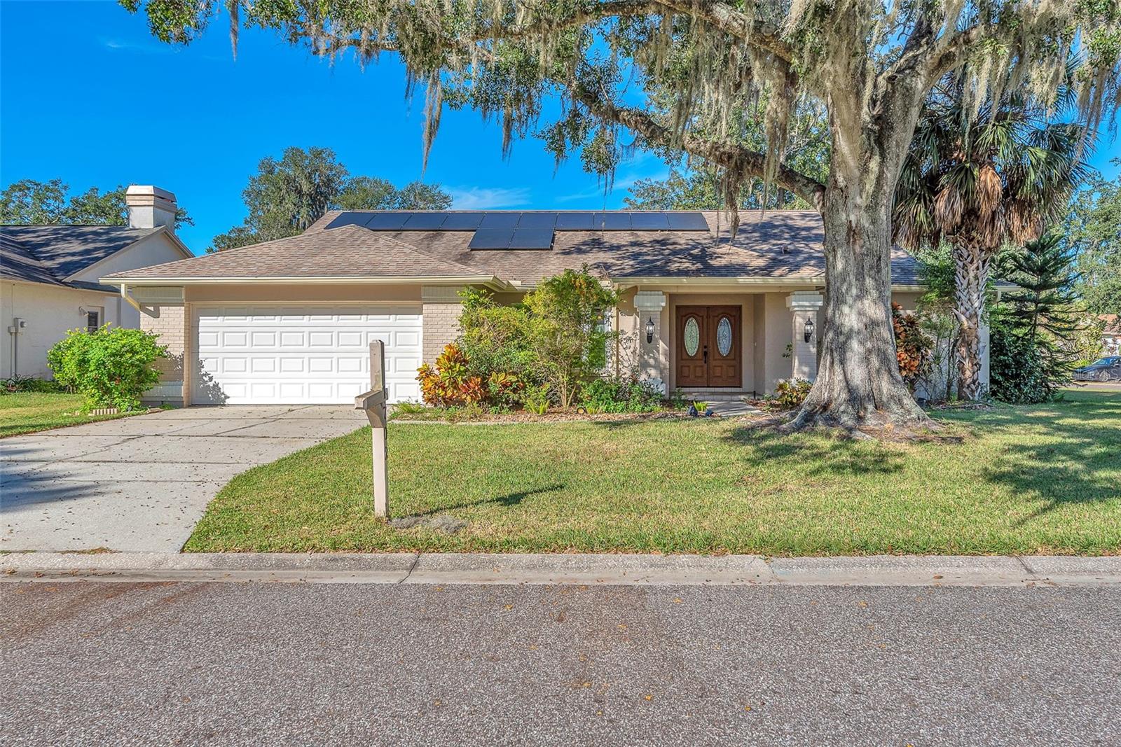 Single Family Residence in PLANT CITY, FL - Daniel Dourado