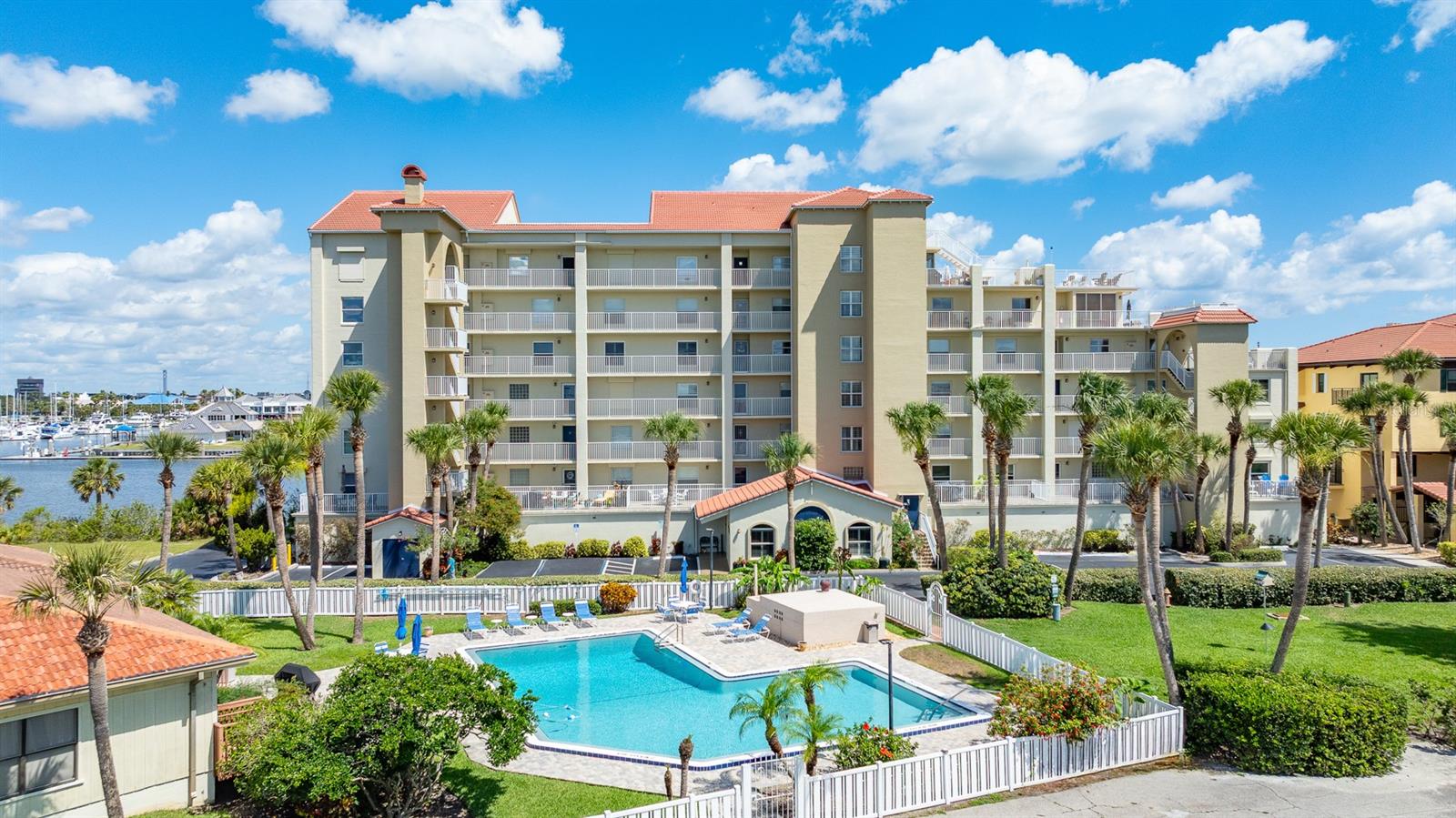 Condominium in DAYTONA BEACH, FL - Daniel Dourado