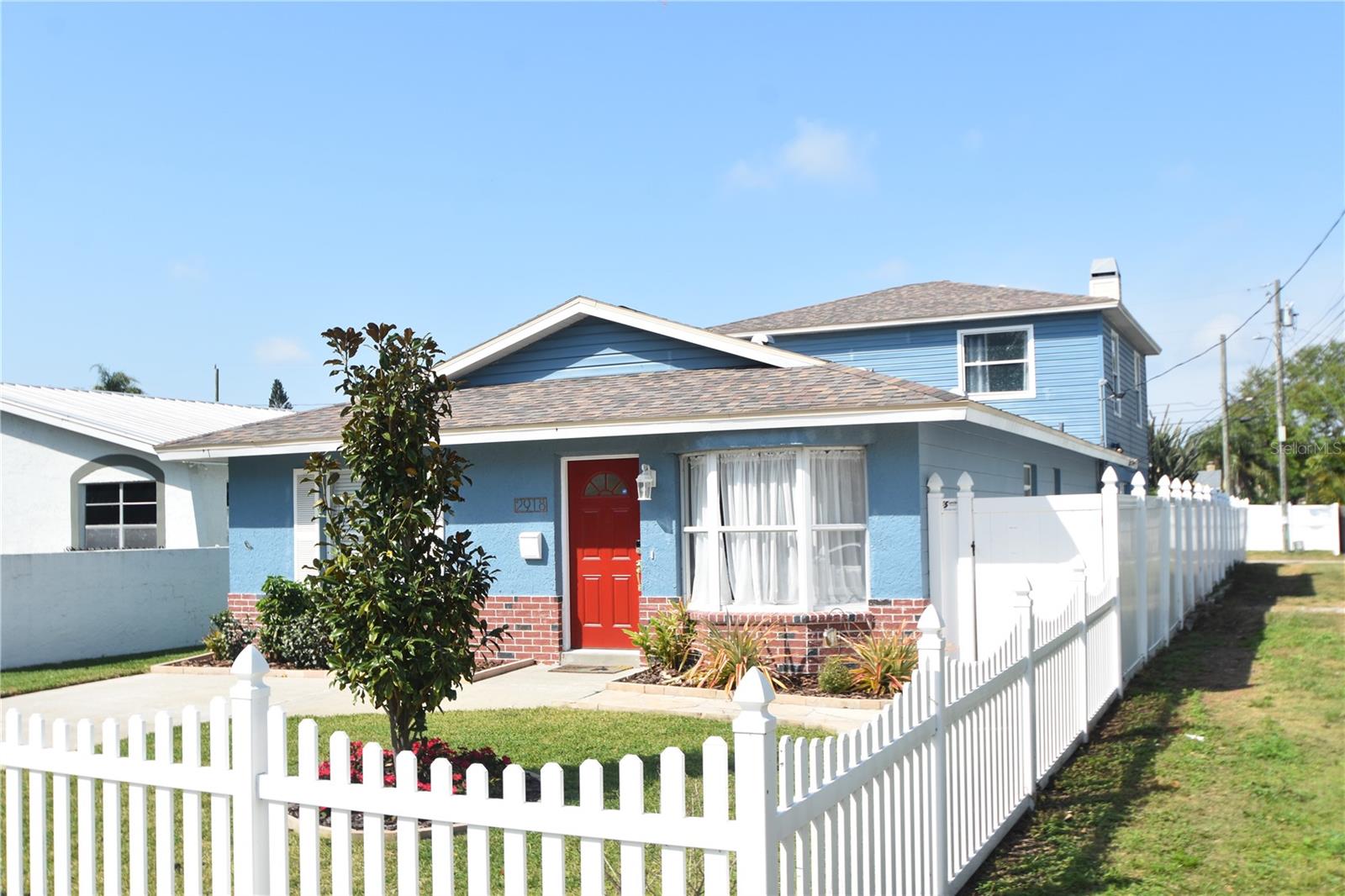 Single Family Residence em ST PETERSBURG, FL - Daniel Dourado