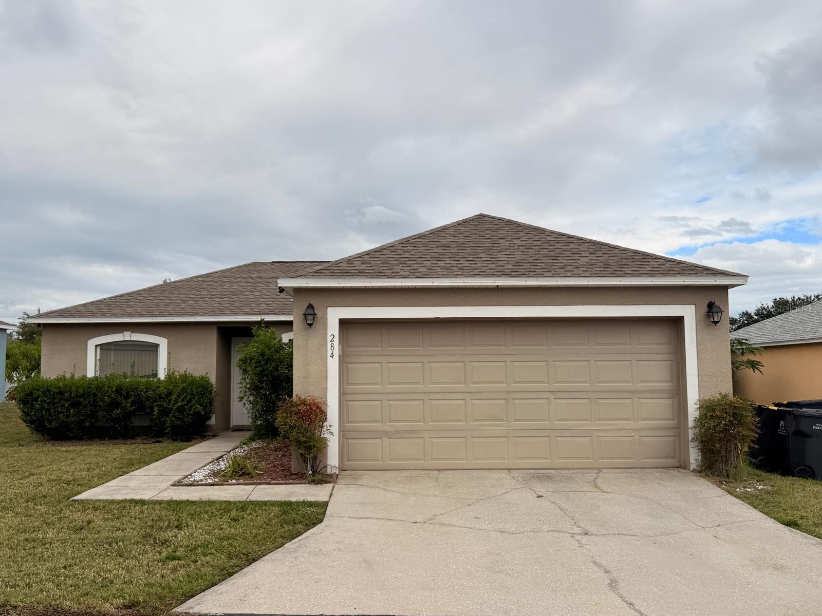 Single Family Residence em DAVENPORT, FL - Daniel Dourado