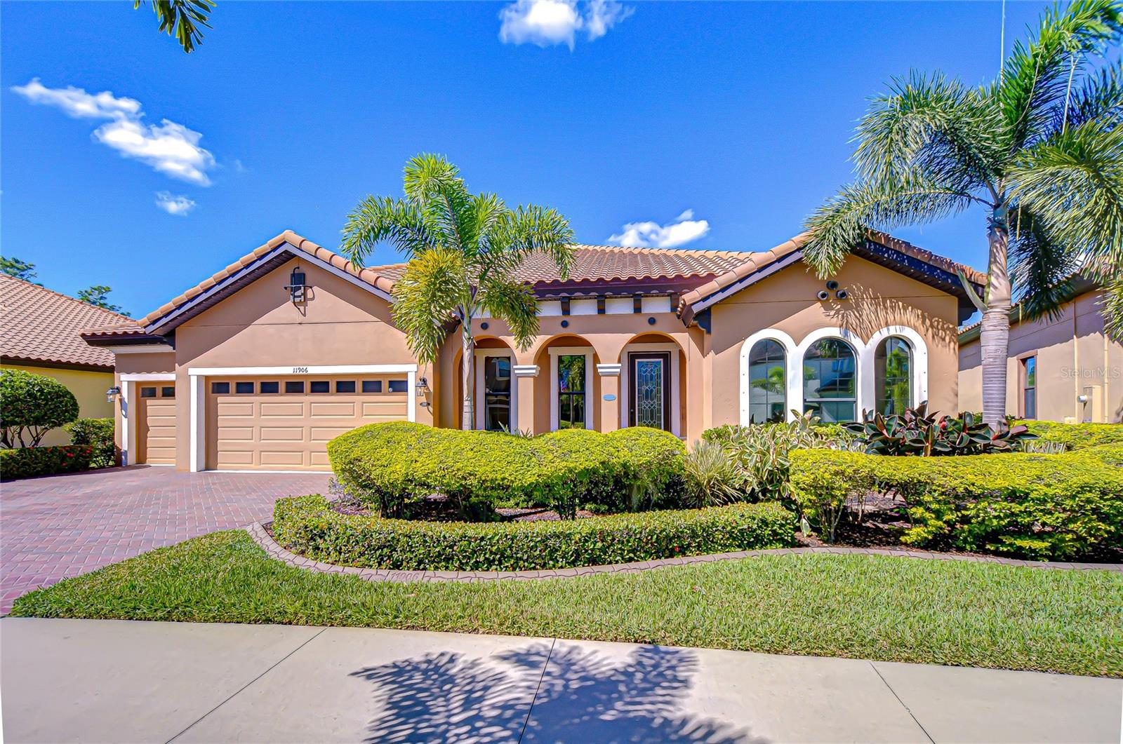 Single Family Residence in RIVERVIEW, FL - Daniel Dourado