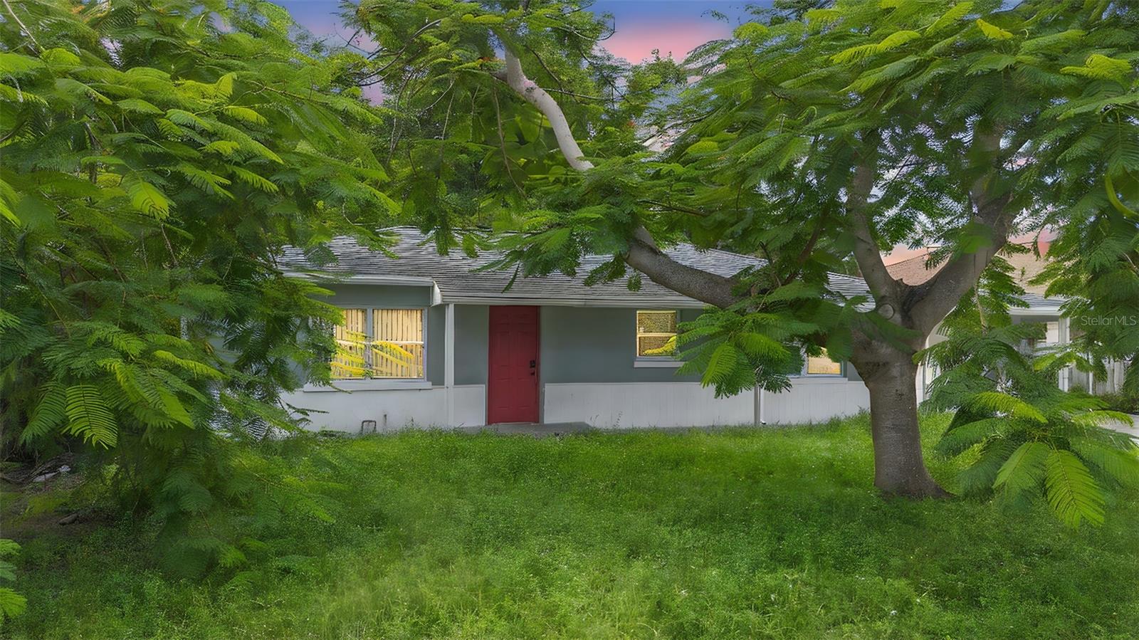 Single Family Residence em FORT MYERS, FL - Daniel Dourado