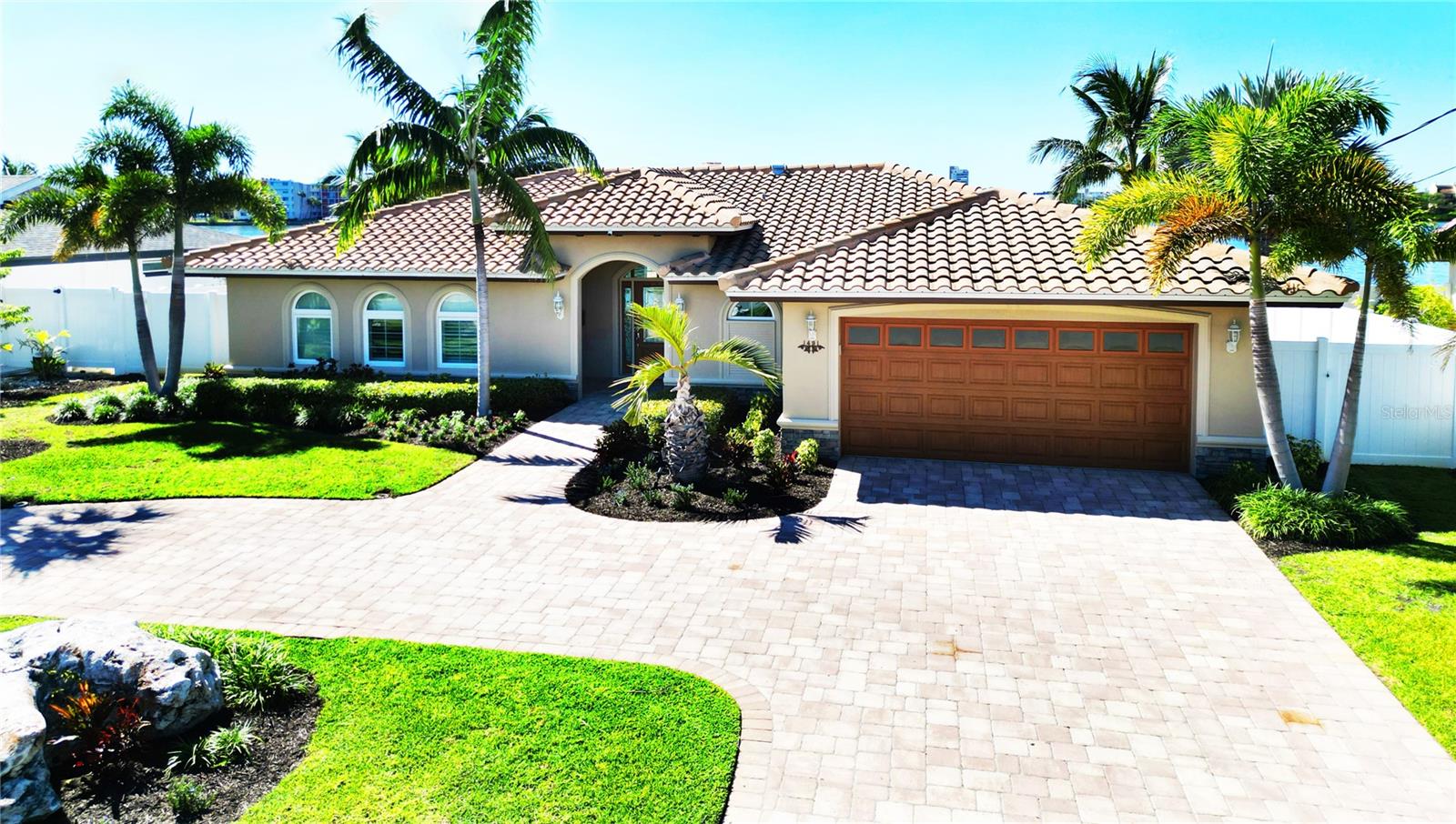 Single Family Residence em ST PETERSBURG, FL - Daniel Dourado