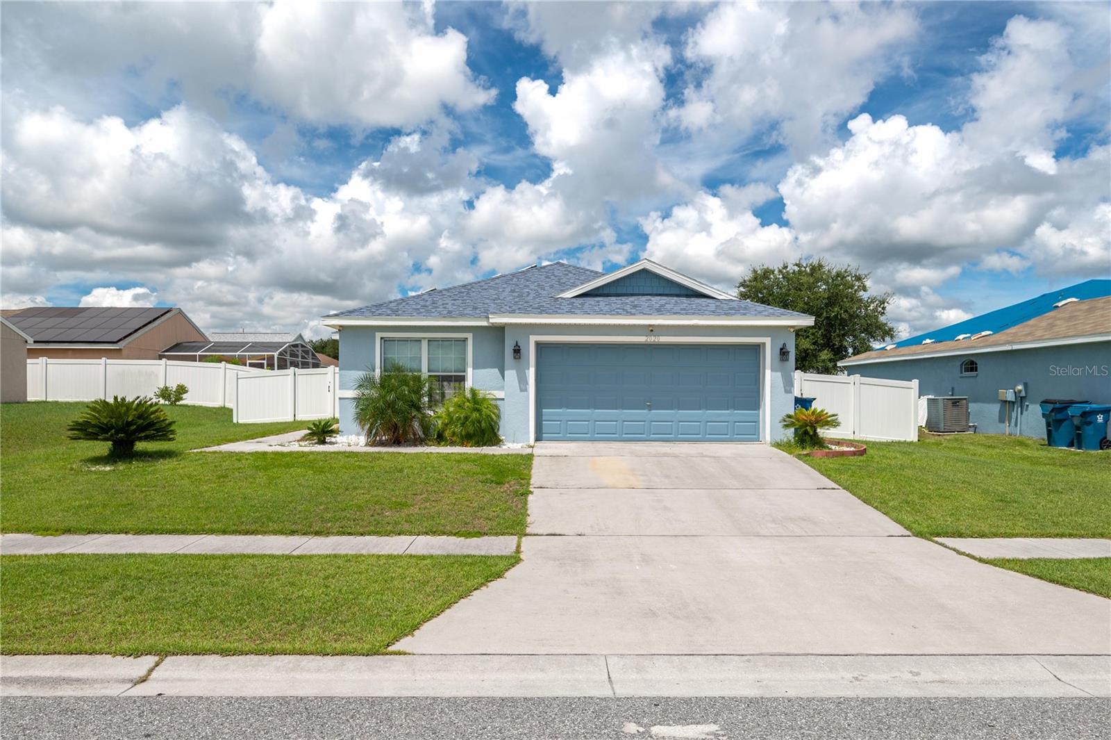 Single Family Residence in HAINES CITY, FL - Daniel Dourado